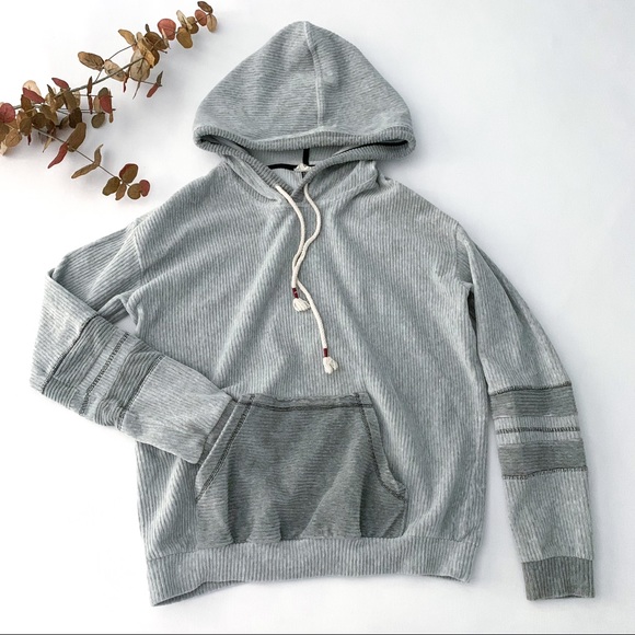 POL Sweaters - ‼️TAKE 50%‼️POL Grey Ribbed Velvet Hoodie